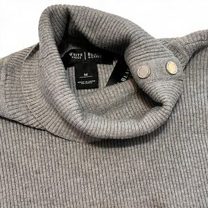 WHITE HOUSE BLACK MARKET ribbed knit silver button accent turtleneck top